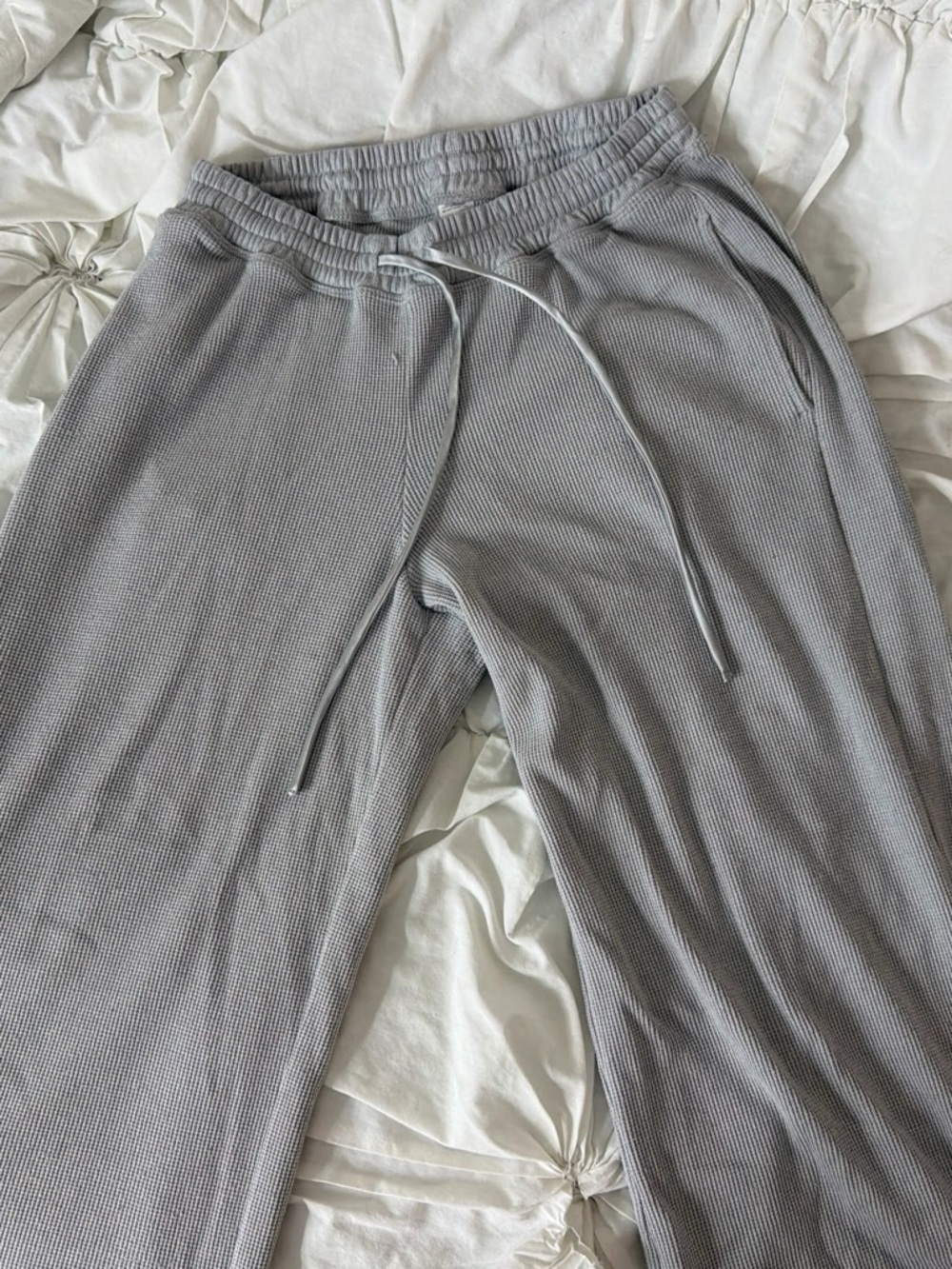 Gilly Hicks Light Gray Waffle Knit Drawstring Joggers